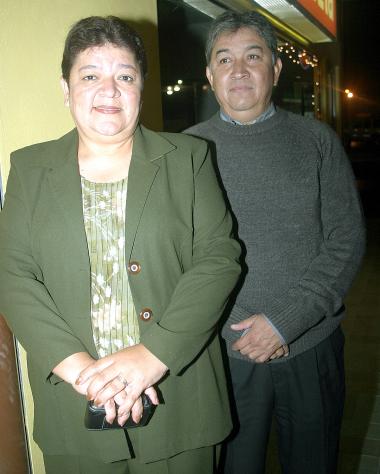 pa_31122005_2 
Antonieta de Venegas y Roberto Venegas.