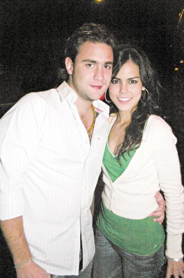 pa_31122005_4 
Carlos Muela y Alejandra Celayo.