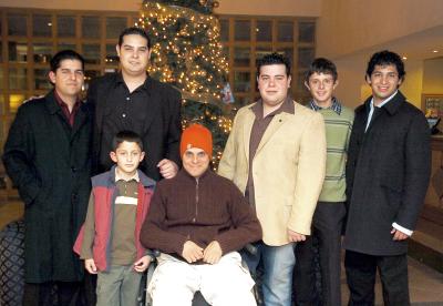 gr_31122005_0
Alberto, Francisco, Jorge, Diego, Sergio, Ricardo y Gustavo Ledesma.