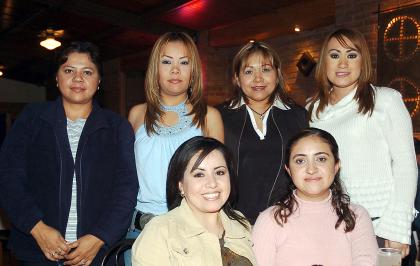 an_29012006
 Isabel Tovar, Daniela Morales, Adriana González, Paty Molina, Anita Rosales y Pamela Garza.