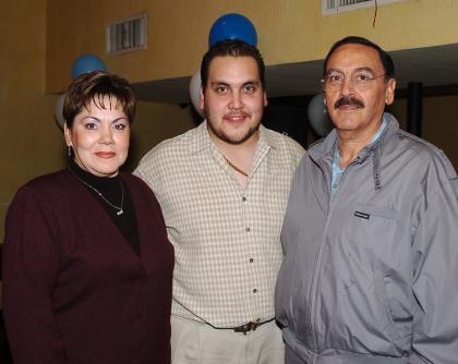 an_03022006
 Lupita de Faudo,a Carlos Faudoa y Carlos Faudoa Herrera.