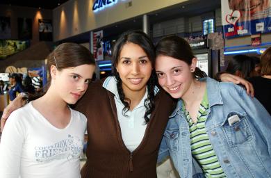 ci_15022006 
Gaby Treviño, Denisse Kort y Brenda Sánchez.
