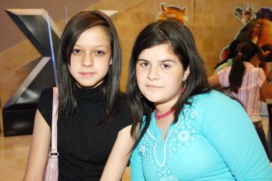 ci_08032006 
Lorena Trasfí y Paloma González.