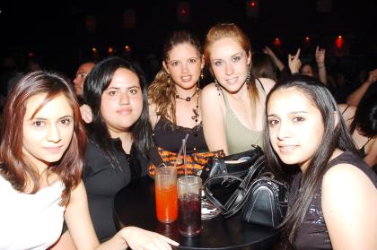 an_11032006 
Vanessa Noé, Montserrat Bustos, Valery González, Gaby Acosta y Ana López.