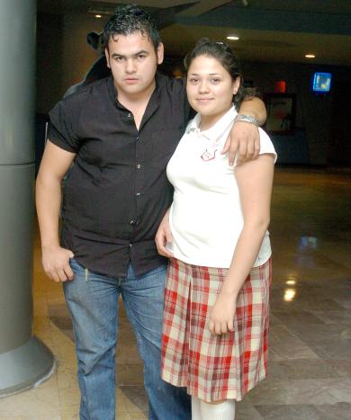 26042006 
Dany Benítez y Abigaíl Solano.