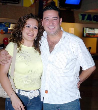 21062006
Rocío Aguilar y Gerardo Muro.