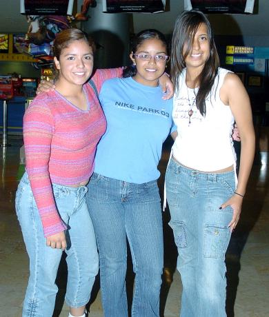 28062006 
Mariana de la Rosa, Laura de la Rosa y Denisse Hernández.