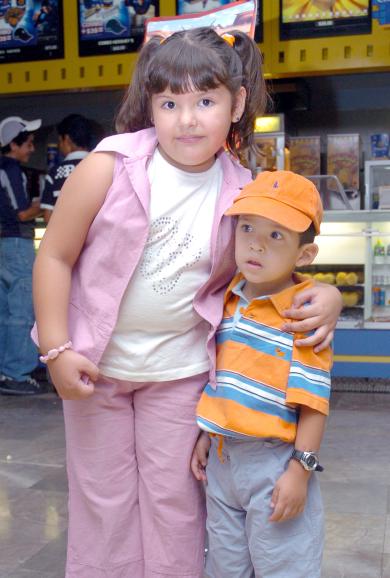 05072006 
Daniela Jiménez y Bernardo Nevárez.
