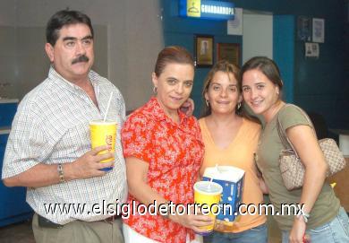 02082006
Ricardo Díez, Malu de Díez, Lupita Arteaga y Andrea Díez