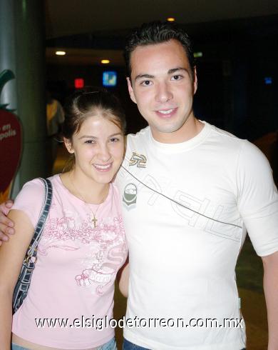 06082006 
Ana Rosa Quiroga y Andoki Flores.