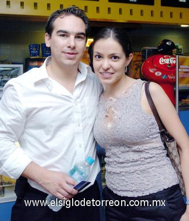 06082006 
David Obeso y Mariana Villalobos.