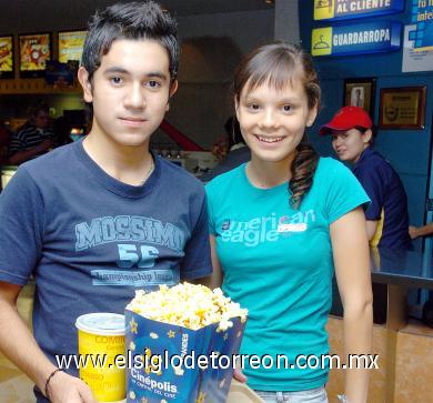 06082006 
Jorge Villa y Elsa Ruiz.