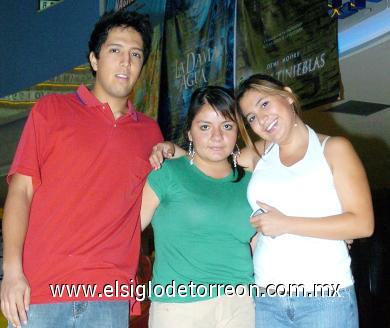 13092006

 Jacobo Garay, Alba Quiñones, Damaris Cabrera