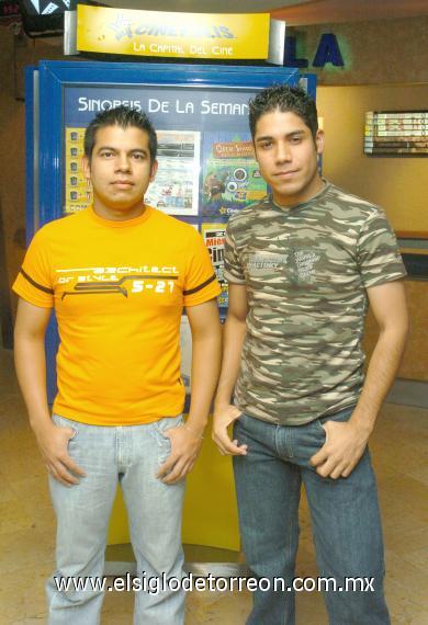 04102006
Luis Alberto Novella y Gerardo Esquivel.