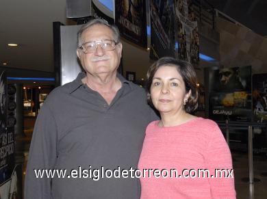 15112006
Óscar Treviño y Martha de Treviño.