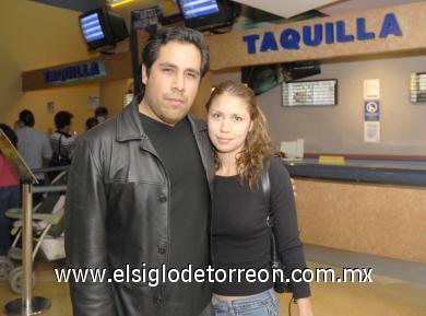 22112006
Cris del Toro y Yéssica Vázquez.