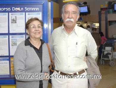 22112006
María Tapia de Guerrero y Bayardo Guerrero.