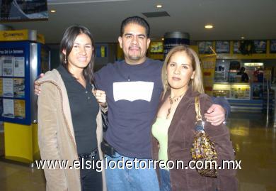 20122006
Lupita Hernández, Francisco Ahumada y Lizzuly Martínez.