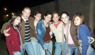 gr_07012006_3
Paola, Sergio, Andrea, Ana Paola, Vivi, Valeria y Ariadnes.