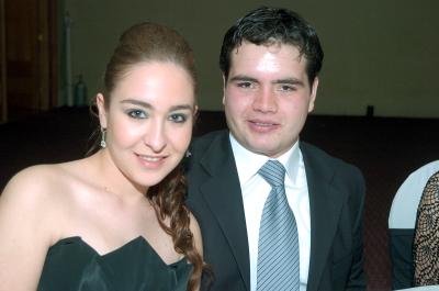 pa_08012006_4 
Angie Aguirre y Octavio Clamont.