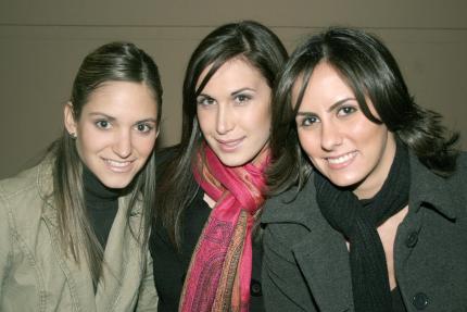 ch_08012006_8 
Laura de la Parra de Baca, Lucía Sada y Soraya Zreik.