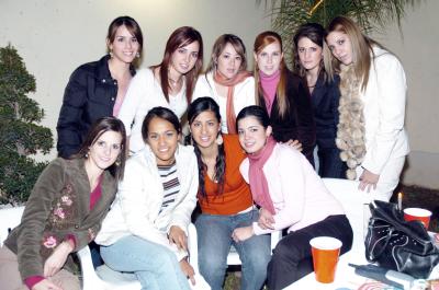 gr_12012006_2 
Laura Gajón, Lily Villa, Paulina Velasco, Mary Tere Gidi, Ale Madero, Claudia Fernández, Grisel Chávez, Sofi Rodríguez y Lorena Sáenz.