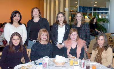 gr_12012006_3 
Lisa Kawas, Cristina Kawas, Lily Giacomán, Linda Zarzar, Leyla Zarzar, Claudia Alonzo y Miriam Sánchez.