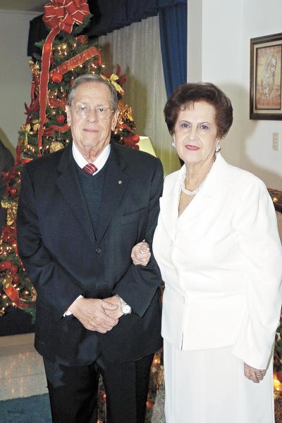 pa_11012006_3 
Leopoldo y Georgina García.