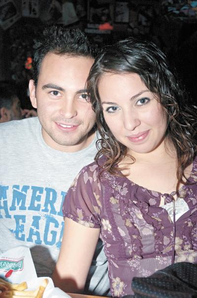 pa_12012006_0 
Gonzalo Samaniego y Leticia Graciano.