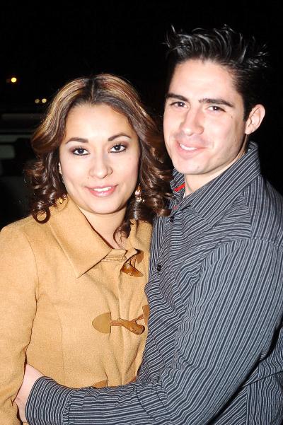pa_15012006_2 
Alfredo Castillo y Nadia Facio.
