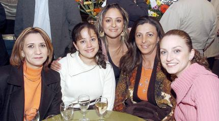 ch_16012006_1 
 Susana Mijares, Marlene Ruiz, Begoña de Estefanía,, Paulette de Mendoza y Ale Velasco