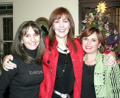 va_19012006 
Marcela, Maricarmen Fernández y Estela de Obeso.