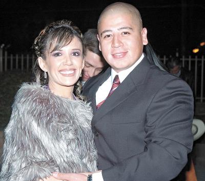 pa_18012006 
Vannia de Martínez y Emmanuel Martínez.