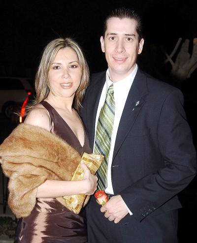 pa_19012006 
Mayela Ibarra y Luis Arvizú.