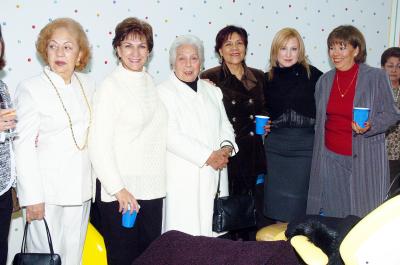 gr_19012006 
Consuelo de Villarreal, Magdalena Garza, Salma de Ollivier, Teresa de Rodríguez, Guadalupe Mercado y Mónica Campillo.