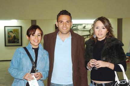 chi_23012006 0 
Dalia Morales, Ernesto Miranda y Alejandra Sánchez.jpg