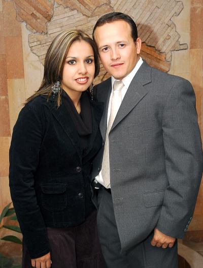 pa_22012006 
 L.I.S Mario Montes Escobedo y Lic. Yasmín Margarita Moreno Robles efectuaron su presentación  religiosa el 14 de enero de 2006