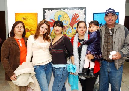 ch_22012006 
María de Sandoval, Adriana Sandoval, Lilia López, Alma de Sandoval, Caro Sandoval y Ricardo Sandoval