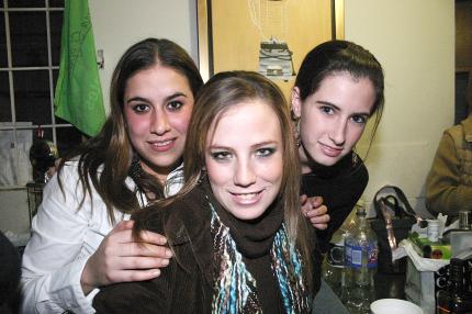 ch_22012006
 Mariana Vargas, Bonnie Carrillo, Gaby Rodríguez