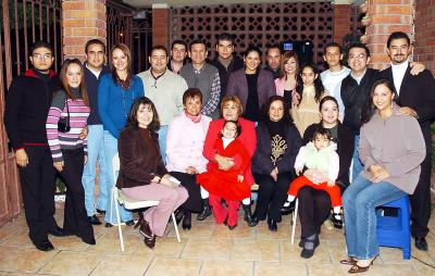 gr_27012006 
 Integrantes de la Familia Artea Gómez, Artea Olvera, Artea Ramírez, Artea Gutiérrez, Amozurrutia Artea, Parra Artea, Artea Bretado y Artea Chávez.