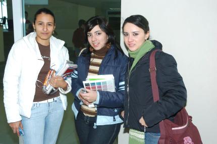 chi_29012006 
Edna Hernández, Irma Núñez y Lizeth Rodríguez