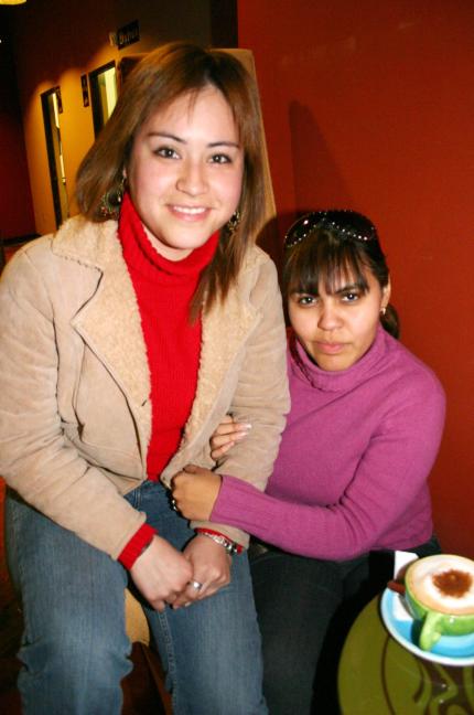 chi_29012006 
Flor Hernández y Yadira Cortez