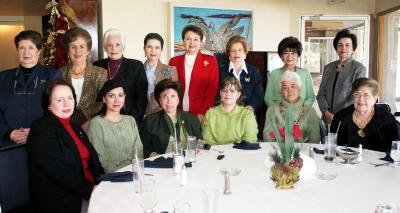 gr_29012006 
lejandra, Bony, Elha, Lorna, Amparito, Vivi, Socorrito, María Luisa, María Rosa, Olga, Lucero, Cata, Pily y Maribel en pasada reunión