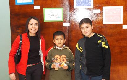 chi_29012006 
 Ángel González, Luis Gabriel Gutiérrez y Teresa Hernández.