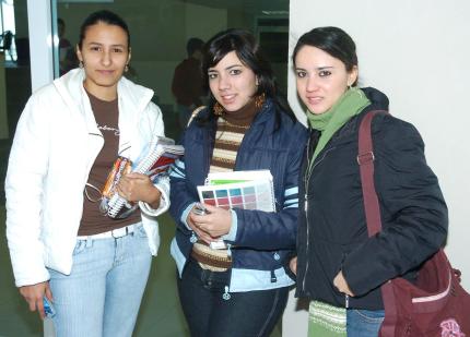 chi_29012006 
Edna Hernández, Irma Núñez y Lizeth Rodríguez.