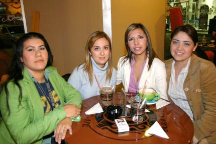 chi_29012006 
 Griselda Alderete, Wendy Santos, Dulce Tapia y Cinthia Mayorga.