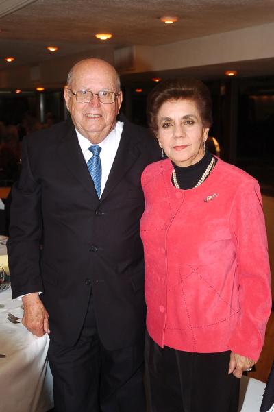 va_31012006 
Enrique Menéndez y Carolina Barroso de Menéndez.