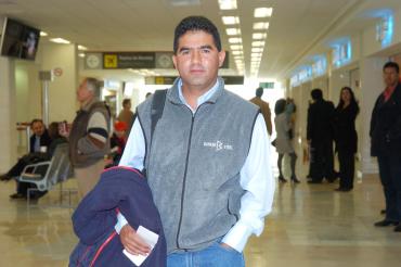 vi_01022006 
Santiago Mendoza viajó con destino a la Ciudad de México.