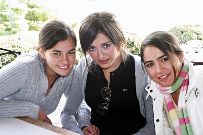 ch_02022006 
Nerea Villarreal Fernández, Cristy Ruiz y Daniela Garza Alarcón.