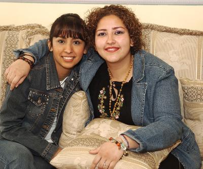 ch_02022006 
Sara Cecilia Reyes González y Brenda Ramírez Segovia.